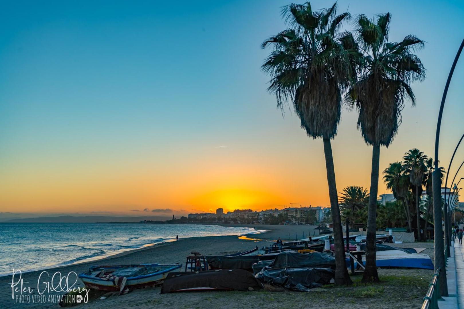 Casa Catalina Beach And Golf Apartman Estepona Kültér fotó